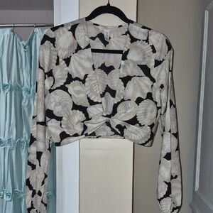 H&M Shell Pattern Cropped Linen Blend Open Twisted Front Top Sz S